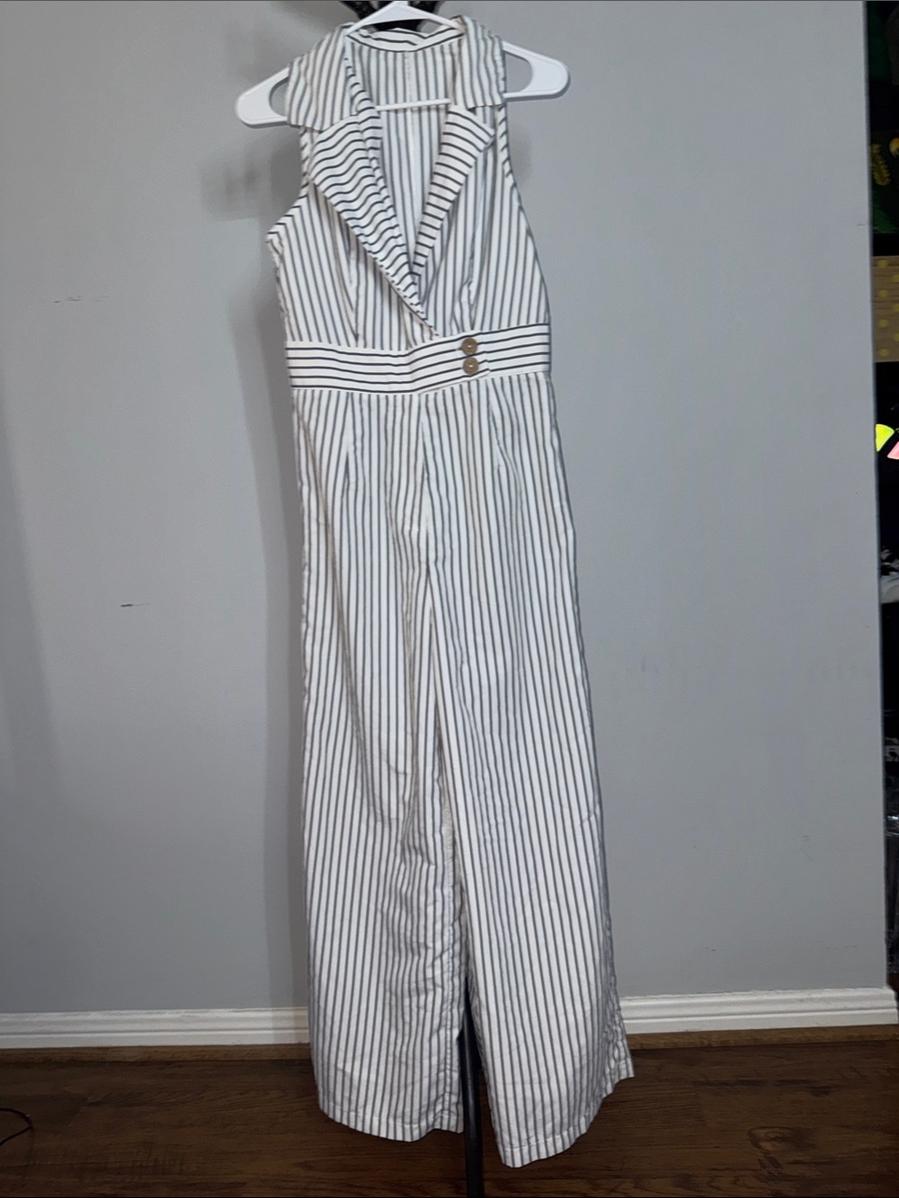 SHEIN White Striped Sleeveless Wide-Leg Jumpsuit with Tortoise Buttons